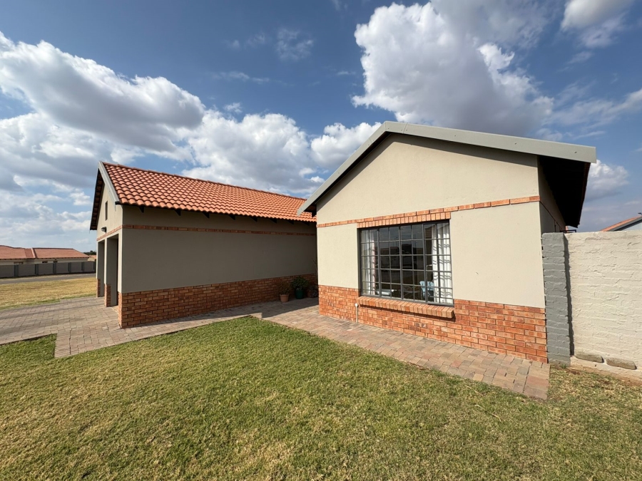 4 Bedroom Property for Sale in Waterkloof East North West